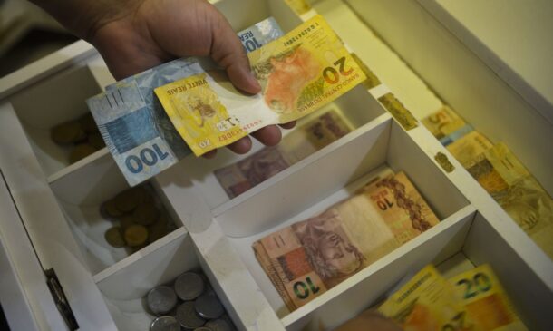 Os brasileiros ainda não sacaram R$ 7,08 bi em recursos esquecidos no sistema financeiro