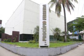 Os interessados devem comparecer no teatro, munidos de um documento oficial com foto e comprovante de endereço, de segunda a sexta, das 9h às 17 horas