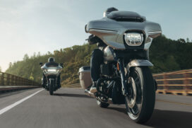 O novo motor V-Twin Milwaukee-Eight VVT 121 de 1.977 cc tem 115 cavalos e 19,2 kgfm