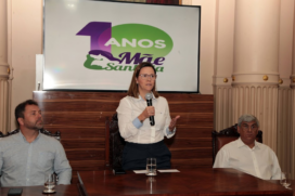 PREFEITA RENATA BRAVO PREMIAÇÃO DEZ ANOS MÃE SANTISTA