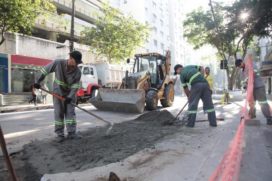 Obras de via na Ponta da Praia começaram nesta terça.