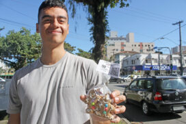 Erik é estudante, tem 21 anos e mora no Jardim 31 de Março, em Cubatão