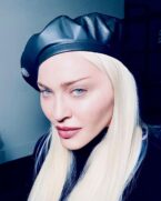 Madonna sugeriu que voltará com a "Celebration" muito em breve em uma publicação em seu Instagram
