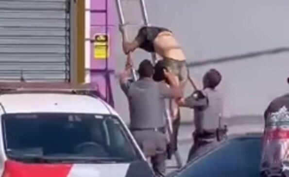 A ação foi flagrada por pessoas que estavam na Região. Nas imagens, é possível ver o suspeito descendo por uma escada colocada pelos Pms. Assim que chegou ao solo, ele foi imobilizado e preso pelos agentes.