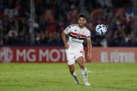Michel Araujo, titular do time, teve constatado um estiramento na panturrilha. O uruguaio se tornou desfalque ao longo da semana após julgamento que decidiu por um jogo de suspensão para o jogador, que reclamou da arbitragem em São Paulo E Corinthians