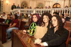 Além de bolsa na instituição de ensino, o grupo vencedor e 2&ordm; e 3&ordm; colocados na competição terão direito a tirar seus projetos do papel por meio de uma incubação na Fundação Parque Tecnológico de Santos