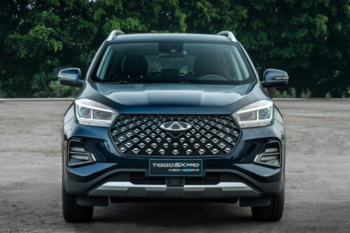 O motor-base das duas versões do Tiggo 5X é o 1.5 Turbo Flex de 150 cavalos de potência e 21,4 kgfm de torque, acoplado ao câmbio tipo CVT com 9 marchas simuladas Pré-título: Duas tecnologias renovadas