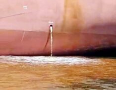 O navio True Nautilus foi filmado no momento do descarte.