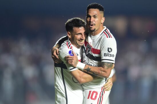 Luciano e Calleri celebram gols em vitória são-paulina