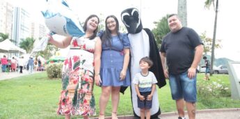 Os adultos também se renderam às brincadeiras