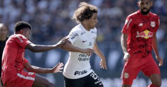 Biro foi o único jogador do Timão que tentou algo diferente