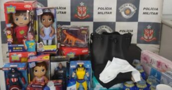 Em uma breve revista, foram encontrados todos os objetos furtados, com valor estimado em R$ 2.040,00