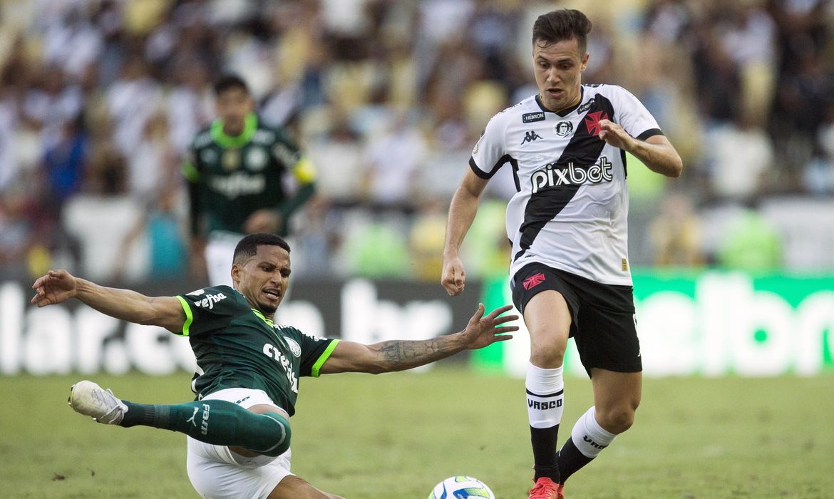 Vasco confirma contratação do técnico Ramón Díaz