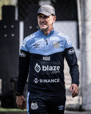 Paulo Turra não agrada no comando do Santos
