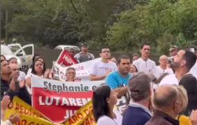 Um ato pácifico foi realizado neste último domingo (9)  por parentes e Amigos dos dois jovens que foram vítimas de um acidente envolvendo duas carretas na Rodovia Anchieta no mês de junho.