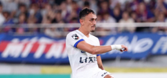 O Santos assinou um pré-contrato com o meia Diego Pituca, do Kashima Antlers (Japão), e tenta antecipar sua chegada.