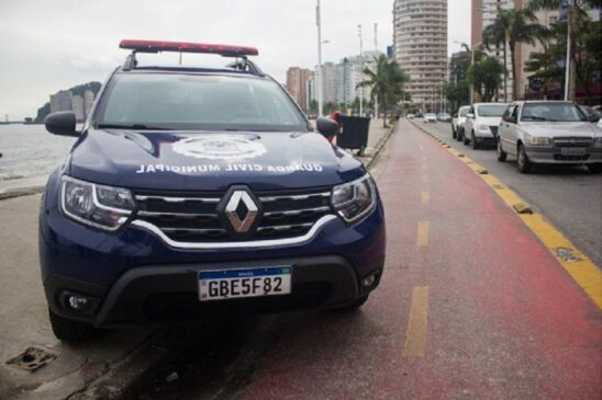 Caso o munícipe note alguma movimentação suspeita, pode acionar a Guarda pelo telefone 153 ou apertar o botão do pânico de um dos 30 totens de segurança espalhados pela Cidade
