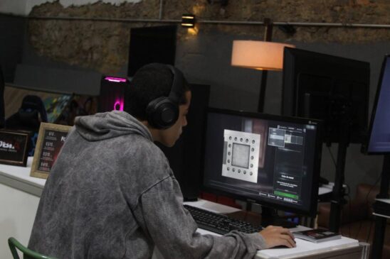 No dia 12 de agosto, das 11h às 19h, acontece o Santos Game Power Up - Encontro de Desenvolvedores de Games Independentes, no Teatro Municipal Braz Cubas