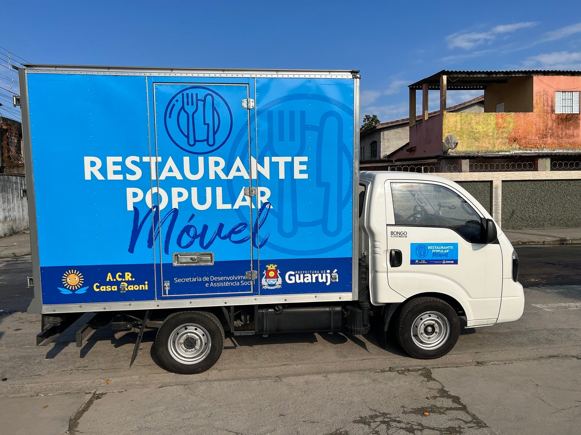 Os cardápios são elaborados por nutricionistas, a fim de oferecer uma alimentação saudável e balanceada