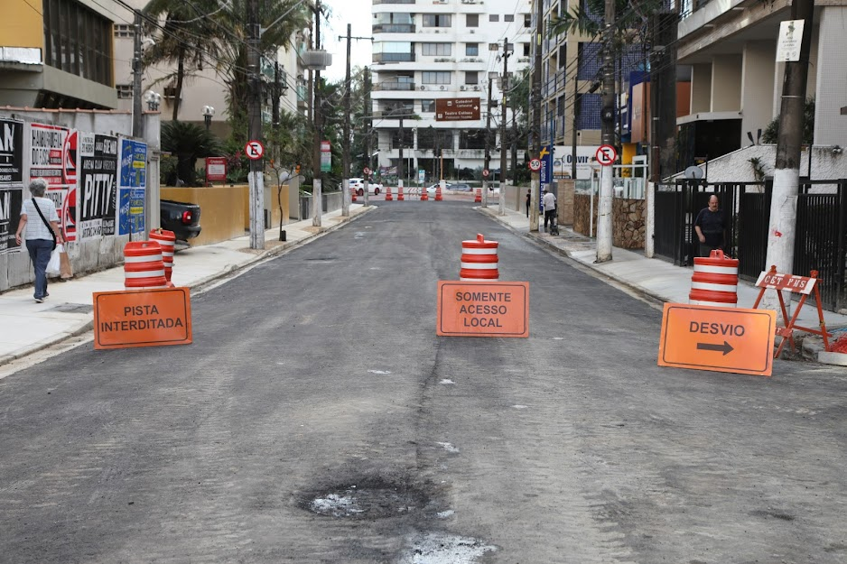 Obras na Azevedo Sodré