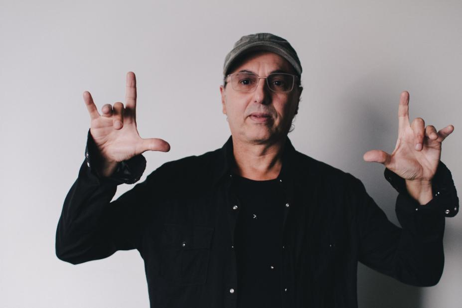 Cantor e sinfônica de Santos se apresentam dia 5 de agosto, na Praça Mauá