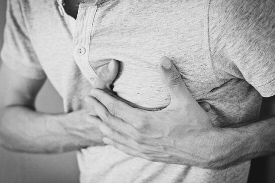 De acordo com a cardiologista intervencionista Denise Pellegrini, diretora da Sociedade Brasileira de Hemodinâmica e Cardiologia Intervencionista, o cenário é resultado de uma combinação de fatores