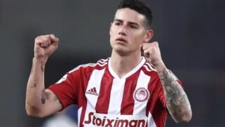 James Rodríguez com a camisa do Olympiacos