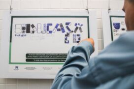 Leonardo Dantas, nascido em 1990, foi diagnosticado com TEA e achou na arte uma forma de expressar sua visão do mundo