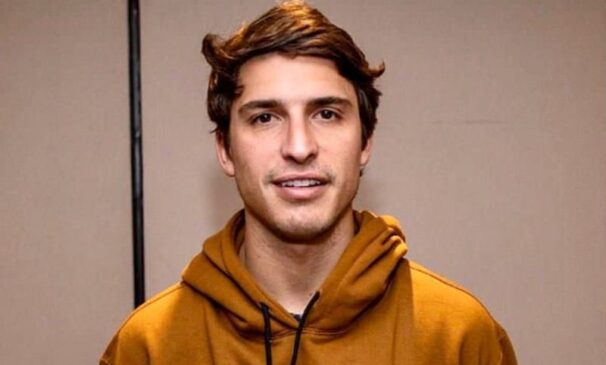 Durante a participação de Prior no Big Brother Brasil em 2020, a mulher conta ter recebido de amigas prints com relatos de outras mulheres que também afirmavam ter sido abusadas pelo arquiteto.
