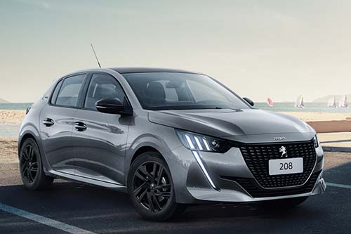 Com apenas retoque estilísticos, o 208 vendido no Brasil mantém os motores 1.0 e 1.6 aspirados divididos em quatro versões