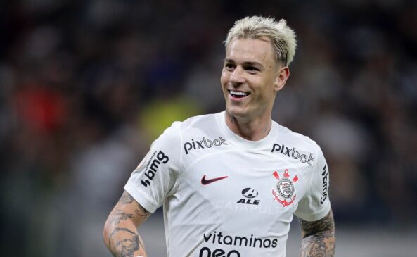 Róger Guedes celebra gol da vitória contra o Galo
