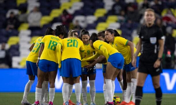 Seleção Brasileira treina para estreia na Copa do Mundo, na Austrália