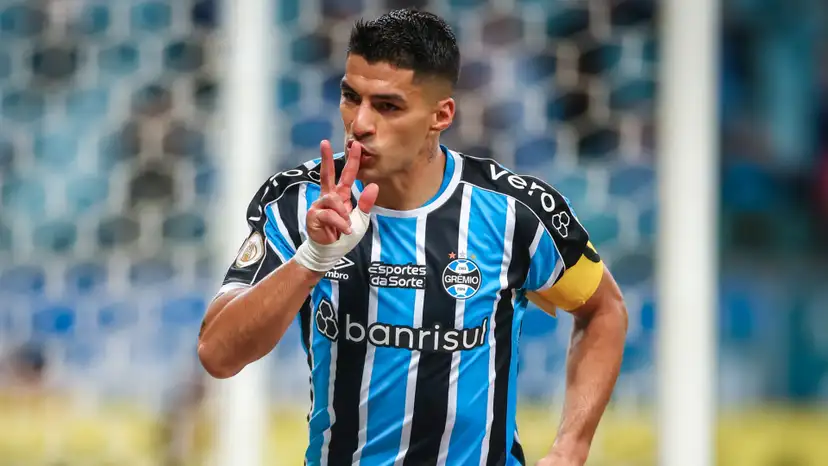 Ao informar que permaneceria no clube, Luis Suárez pediu ao Grêmio que fosse firmado um documento oficializando acordo para sua saída em dezembro de 2023
