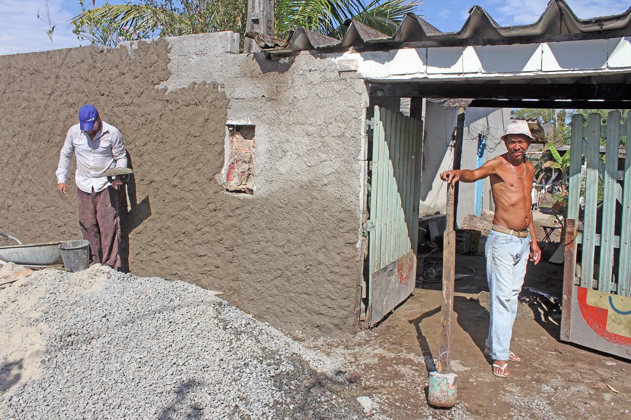 Famílias de baixa renda ganham diversos serviços de melhorias