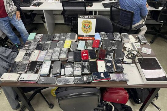 Aparelhos encontrados com suspeito de liderar a receptação de celulares roubados ou furtados na capital paulista