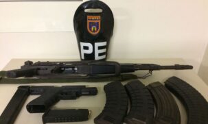 O governo do Rio de Janeiro criou uma premiação de R$ 5 mil para cada fuzil apreendido por policial civil ou militar