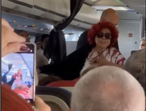 Alcione soltou a sua voz para os passageiros, que se emocionaram