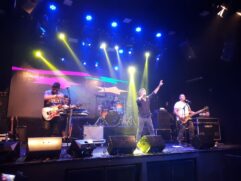 O 'Música no Brisa' acontece na Praça de Alimentação do Brisamar Shopping