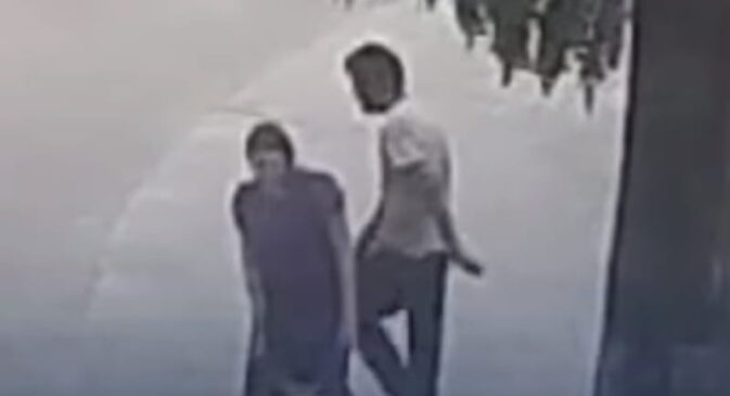 Um homem foi preso em flagrante após passar a mão nas nádegas de uma mulher na orla da praia