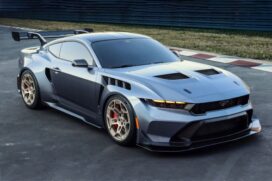 O supercarro é equipado com o motor 5.2 V8 Supercharged com potência estimada em 800 cavalos
