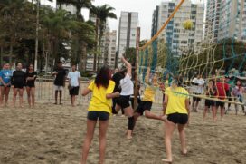 O primeiro lugar do Festival ficou com o Time Roxo, que levou a melhor ao vencer por 2x1 o Time Sol (amarelo) na final