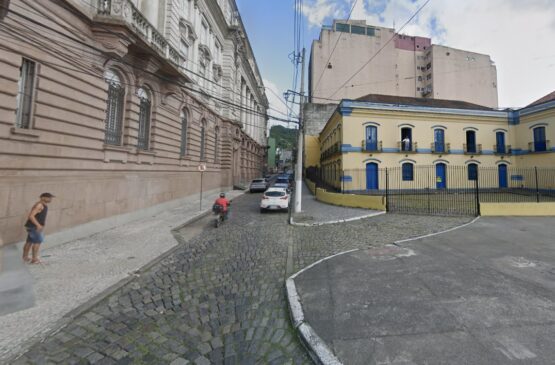 Trecho da Rua Frei Gaspar, entre a Rua Tuiuti e a Praça Rui Barbosa, no Centro, ficará interditado entre os dias 21 e 31