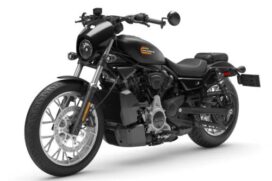 O motor da Nightster Special 2023 entrega 90 cavalos de potência a 7 mil rpm e torque de 9,7 kgfm a 5.750 rpm
