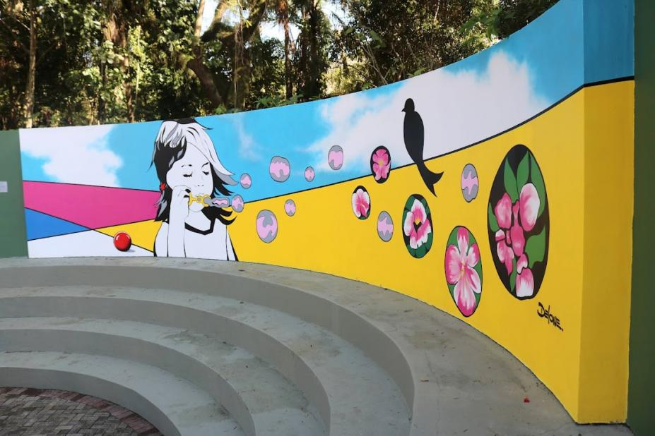 Mural é de autoria do artista Renato Delone