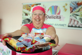 Dona Rosa faz geladinhos gourmet há 5 anos e tem clientes fiéis