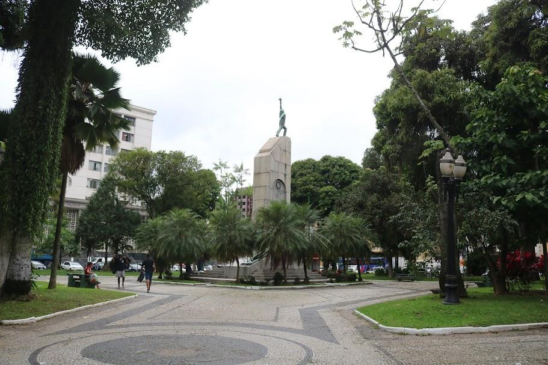 Obras levam em conta adequação ao trajeto do VLT que passará pela praça