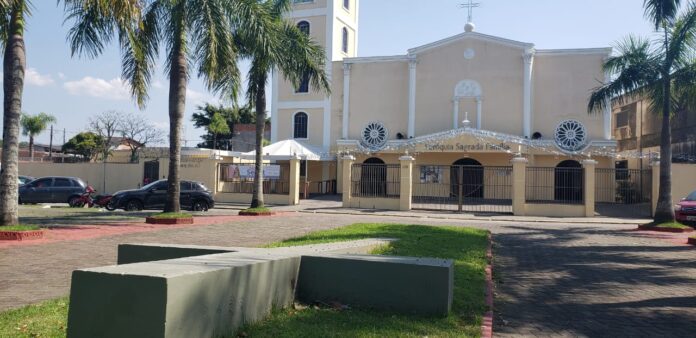 Prefeitura de Santos retirou as lanças da cruz neste domingo (20)