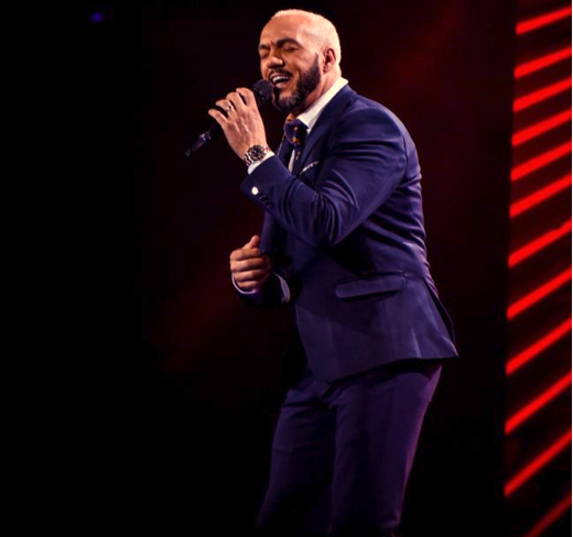 O repertório do artista faz uma releitura de seus hits