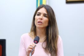 Para a deputada, garantir previsibilidade para os 17 setores que mais empregam no Brasil é urgente!