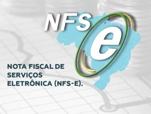 Ao fazer o primeiro acesso, deve-se preencher os dados solicitados e avançar as telas, o que inclui a validação de um e-mail